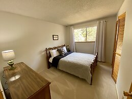 Hollinshead Haven 30 Days Min 3 Bedroom Home by Redawning