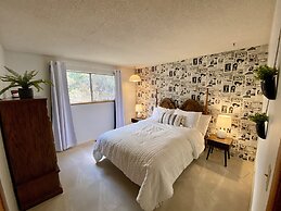 Hollinshead Haven 30 Days Min 3 Bedroom Home by Redawning