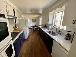 Hollinshead Haven 30 Days Min 3 Bedroom Home by Redawning