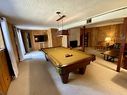 Hollinshead Haven 30 Days Min 3 Bedroom Home by Redawning