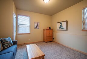 Redtail 30 Day Minimum 3 Bedroom Home by Redawning