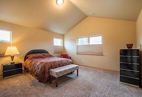 Redtail 30 Day Minimum 3 Bedroom Home by Redawning