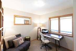 The Oaks Home features Private Disc Golf Course by RedAwning