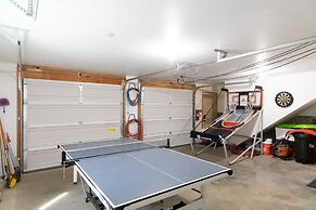 The Oaks Home features Private Disc Golf Course by RedAwning