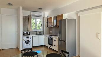 Phaedrus Living: Seaview Luxury flat Paphinia 204