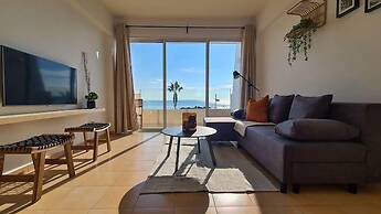 Phaedrus Living: Seaview Luxury flat Paphinia 204