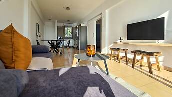 Phaedrus Living: Seaview Luxury flat Paphinia 204