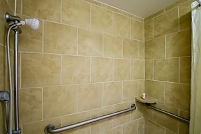 Cypress Inn & Suites Washington by OYO