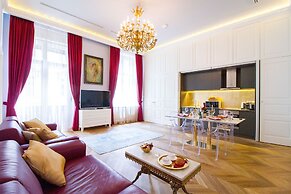 Count Zrinyi Basilica Residence