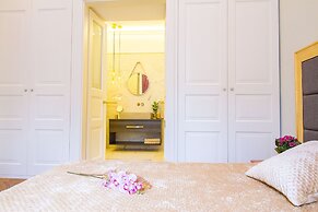 Count Zrinyi Basilica Residence