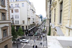 Count Zrinyi Basilica Residence