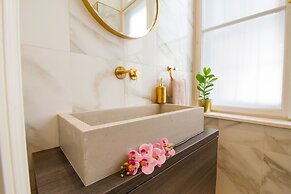 Count Zrinyi Basilica Residence