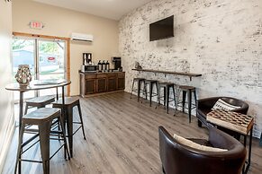 Sun Retreats Silver Lake