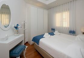 A24 - Luzbay Beach Apartment