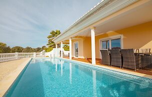 D08 - Bay View Villa in Vale da Lama