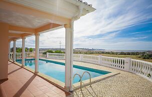D08 - Bay View Villa in Vale da Lama
