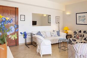 A08 - Magnolia Sea View Apartment