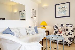 A08 - Magnolia Sea View Apartment