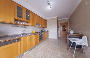 B41 - Windmill Modern With Pool