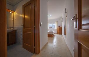 B41 - Windmill Modern With Pool