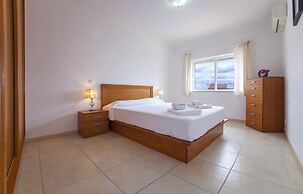 B41 - Windmill Modern With Pool