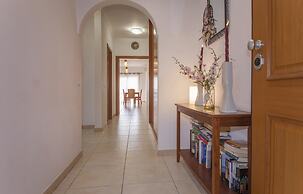 B41 - Windmill Modern With Pool