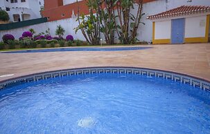 B41 - Windmill Modern With Pool