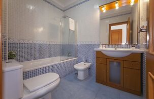 B41 - Windmill Modern With Pool