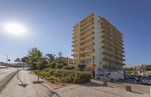 B43 - Spotless Seaview Apartment