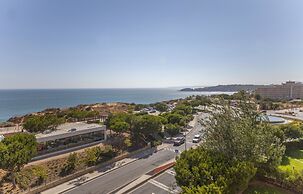B43 - Spotless Seaview Apartment