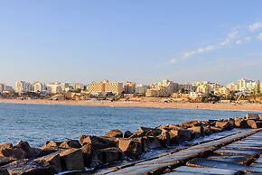 B43 - Spotless Seaview Apartment