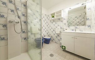 B43 - Spotless Seaview Apartment
