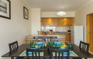 B44 - Alto do Quintao Central Apartment