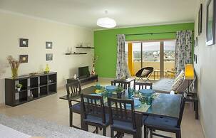 B44 - Alto do Quintao Central Apartment