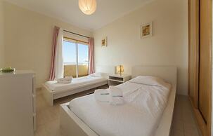 B44 - Alto do Quintao Central Apartment