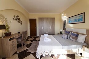 B47 - Walkway Beach View Apartment