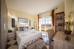 B47 - Walkway Beach View Apartment