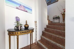 B47 - Walkway Beach View Apartment