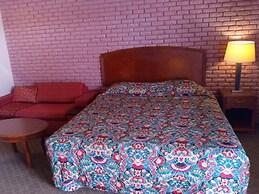 Town & Country Motel