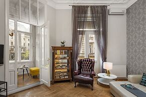 New York Palace View Apartment