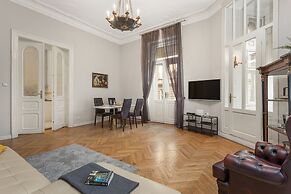 New York Palace View Apartment