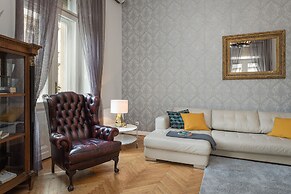 New York Palace View Apartment