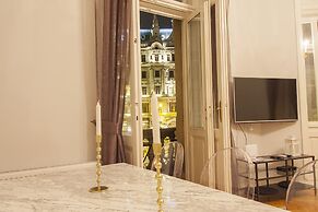 New York Palace View Apartment