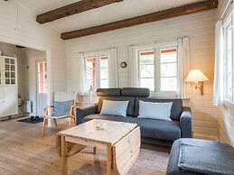 Scenic Log Cabin in Rindby-by Traum