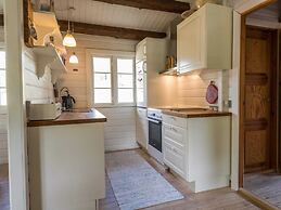 Scenic Log Cabin in Rindby-by Traum