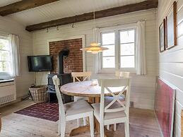 Scenic Log Cabin in Rindby-by Traum