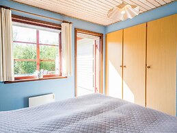 6 Person Holiday Home in Hemmet