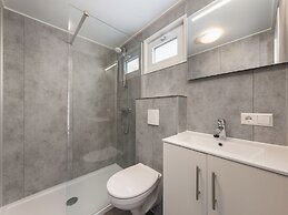 Modern Chalet With Dishwasher, Close to a Lake