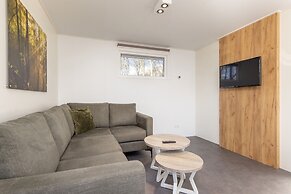 Cozy Chalet w/ Pool Access