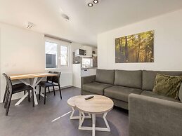 Modern Chalet Near Lake